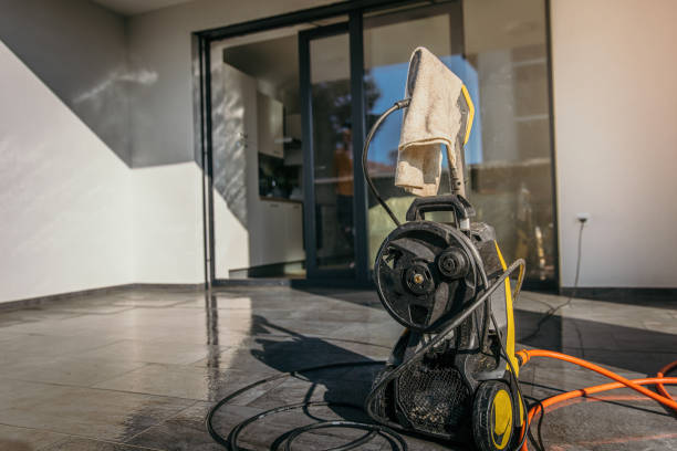 Best Driveway Pressure Washing  in Saratoga, WY