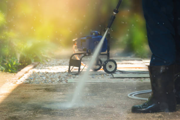 Best Playground Equipment Cleaning  in Saratoga, WY